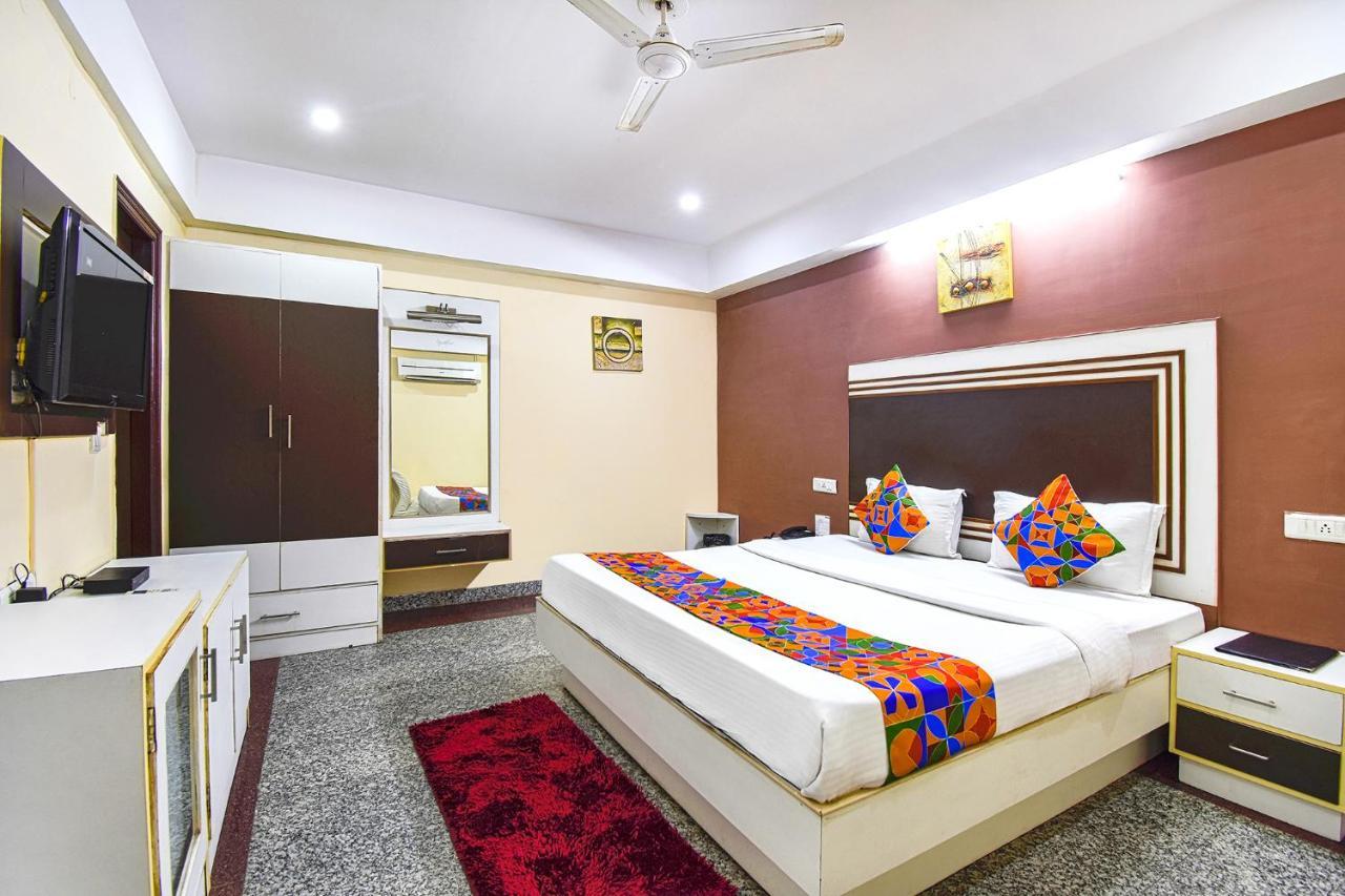FabHotel Absolute Comfort - Fully Vaccinated Staff Chandīgarh Esterno foto