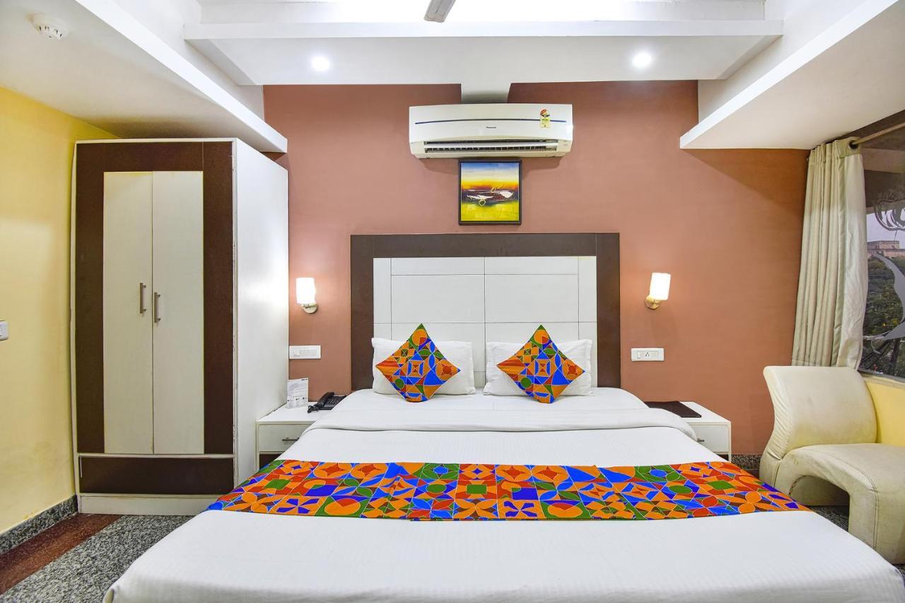 FabHotel Absolute Comfort - Fully Vaccinated Staff Chandīgarh Esterno foto